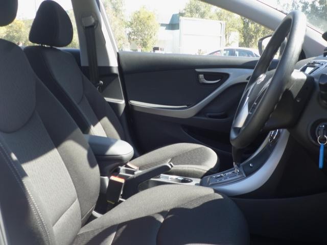 2013 Hyundai ELANTRA MD2-13  Active Auto Sedan
