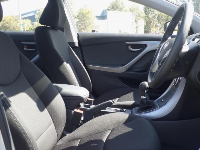 2013 Hyundai ELANTRA MD2-13  Active Manual Sedan