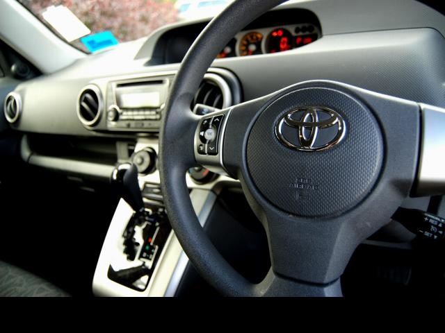 2012 Toyota Rukus Build 1 2.4L Petrol Automatic 5 Door Hatch