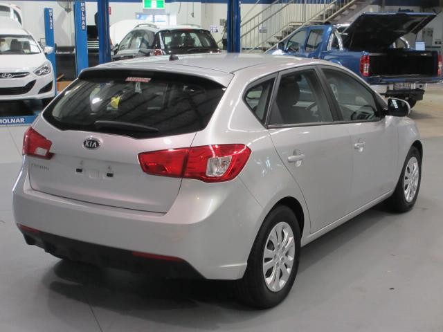 2011 Kia CERATO Si