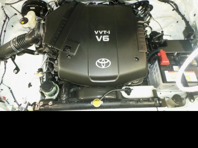 2008 Toyota HILUX 4x2 SR 4.0L Petrol Manual Double Cab