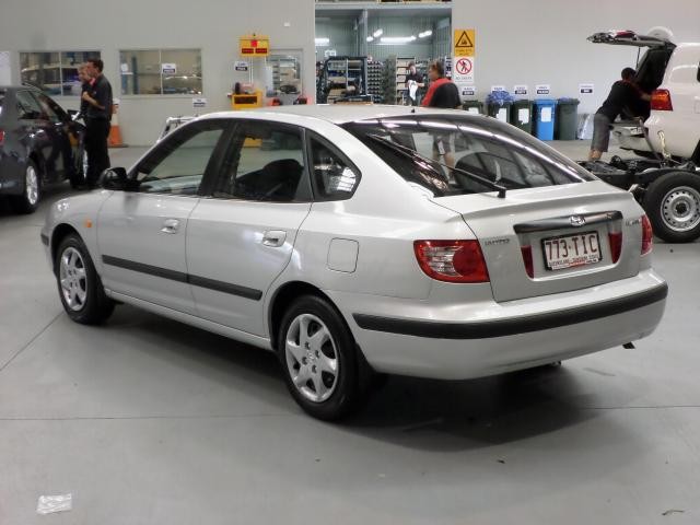 2004 Hyundai ELANTRA FX 2.0 HVT