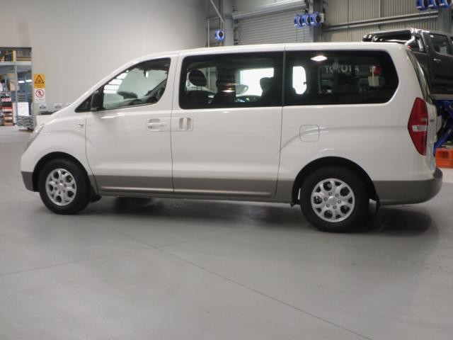 2011 Hyundai iMax SLX AUTO WAGON