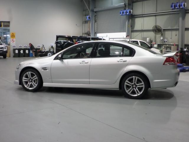 2010 Holden COMMODORE VEA SV6 AUTO SEDAN