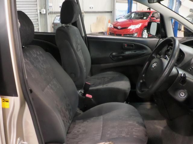 2005 Toyota TARAGO GLI 2.4L Petrol Automat