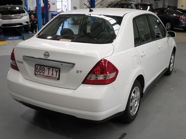 2010 NISSAN TIIDA ST