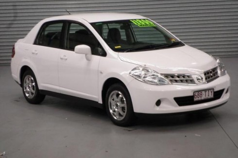 2010 NISSAN TIIDA ST